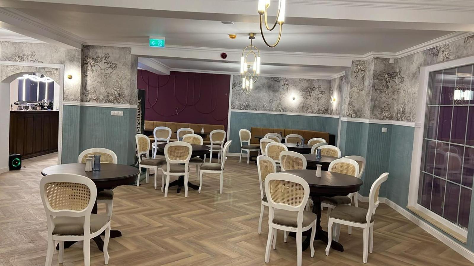 Colina Restaurant & Events Hotel บิสตริซา ภายนอก รูปภาพ