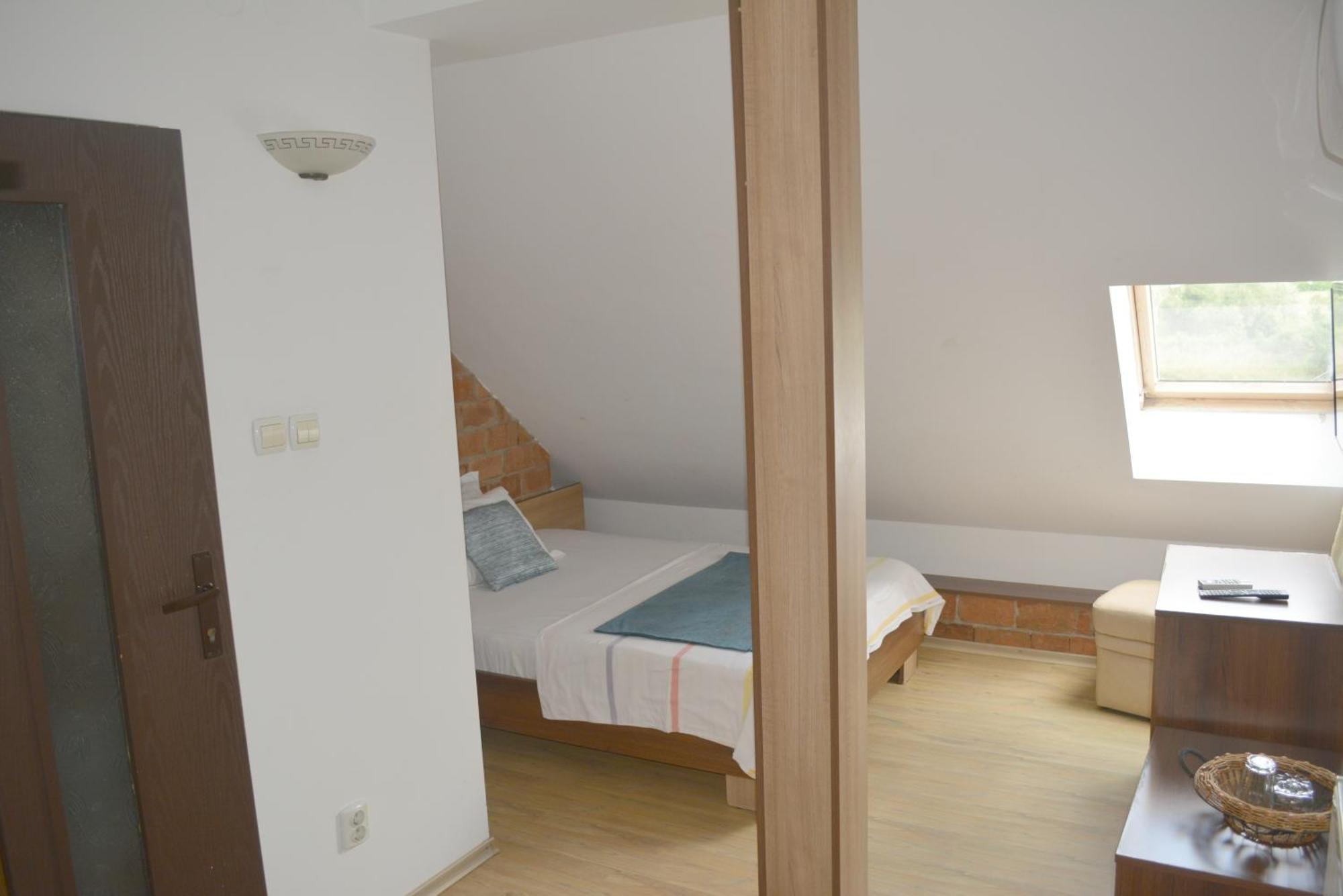 Colina Restaurant & Events Hotel บิสตริซา ห้อง รูปภาพ