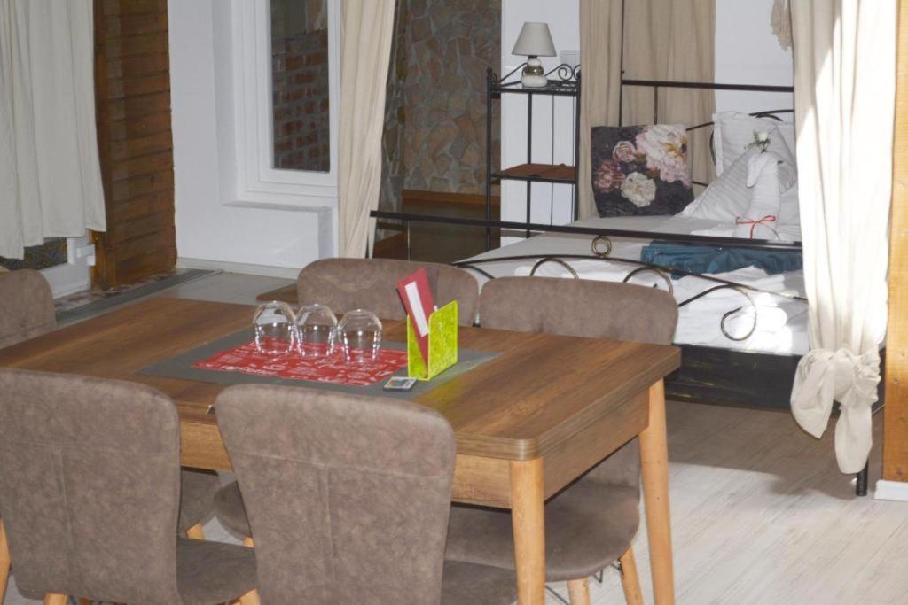 Colina Restaurant & Events Hotel บิสตริซา ภายนอก รูปภาพ
