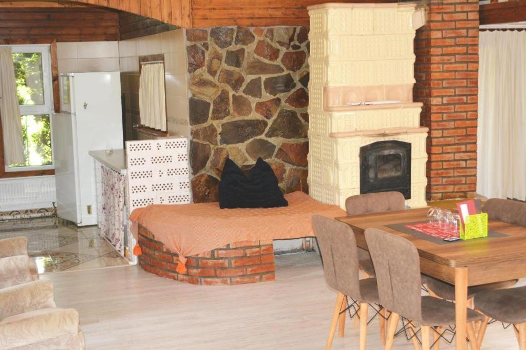 Colina Restaurant & Events Hotel บิสตริซา ภายนอก รูปภาพ