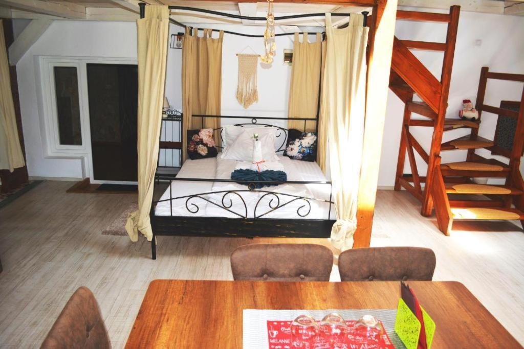 Colina Restaurant & Events Hotel บิสตริซา ภายนอก รูปภาพ