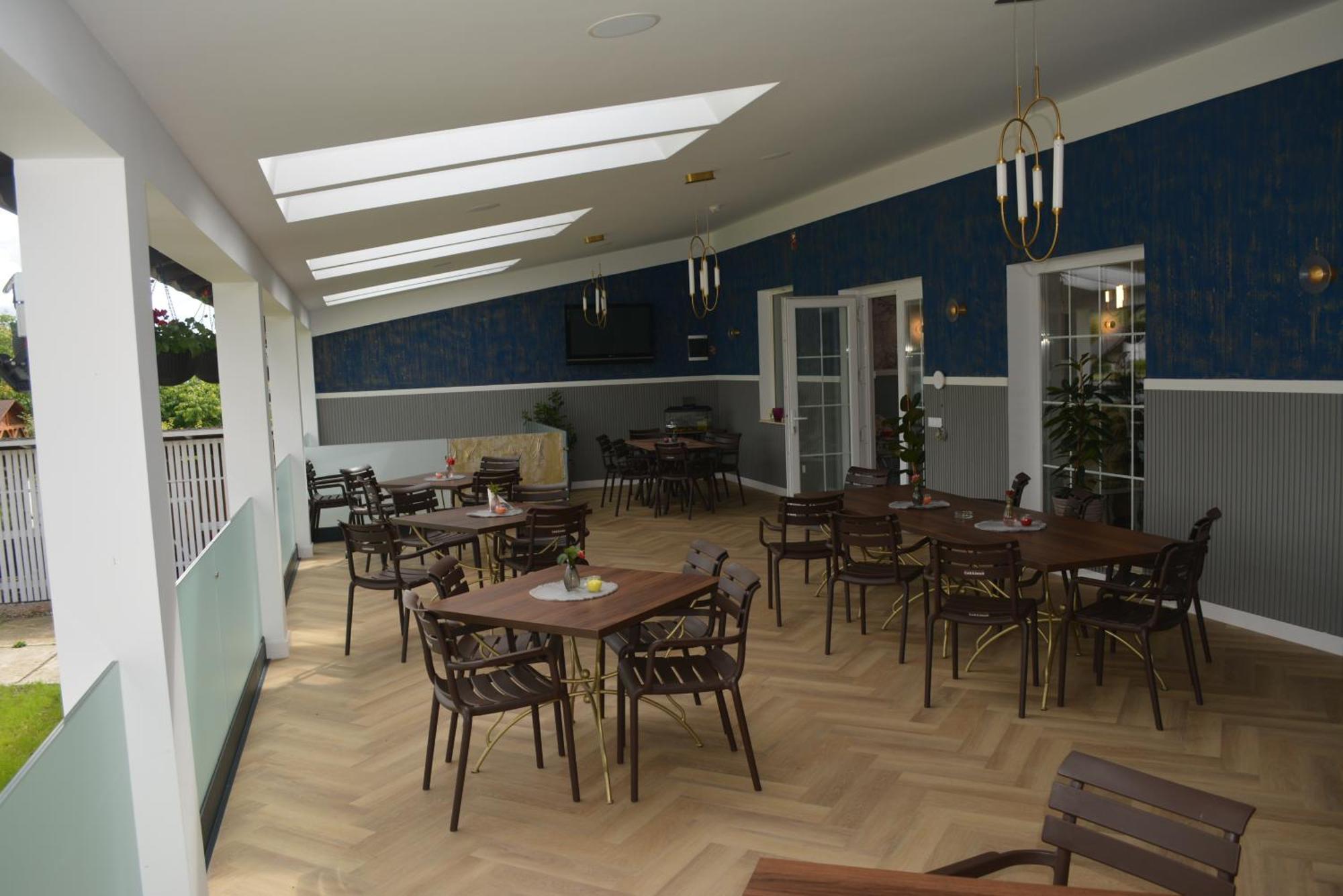 Colina Restaurant & Events Hotel บิสตริซา ภายนอก รูปภาพ